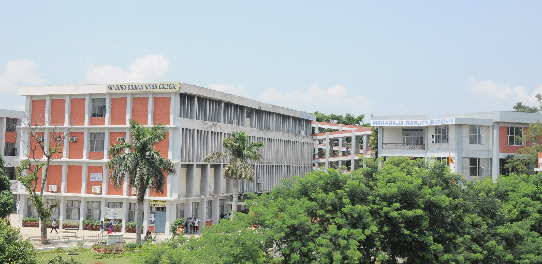 Sri Guru Gobind Singh College — campus life